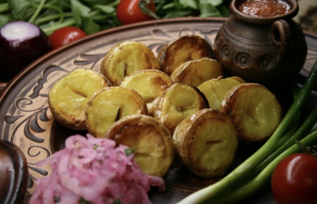 Картофель с салом запеченный в тандыре